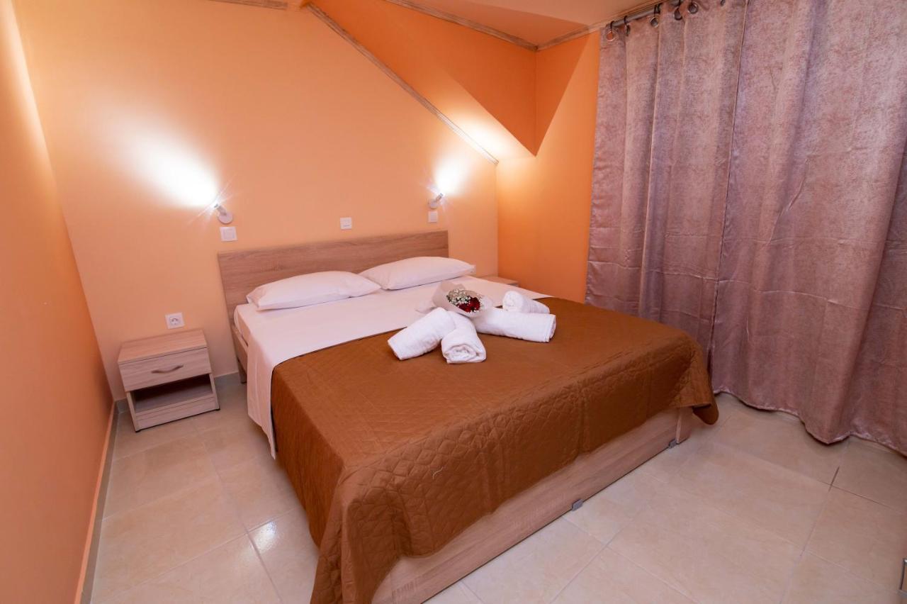 The Happiness Of Vangelis Paralia Vrachou Exterior photo